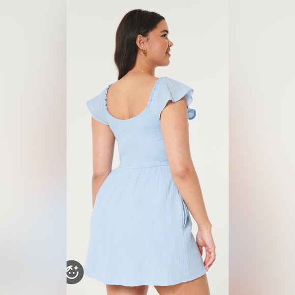 HOLLISTER Flutter Sleeve Smocked Skort Dress - Picture 2 of 6